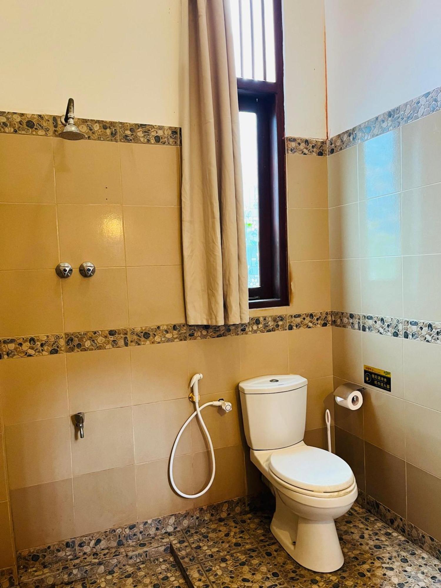 Hotel Blue Bird Негомбо Экстерьер фото